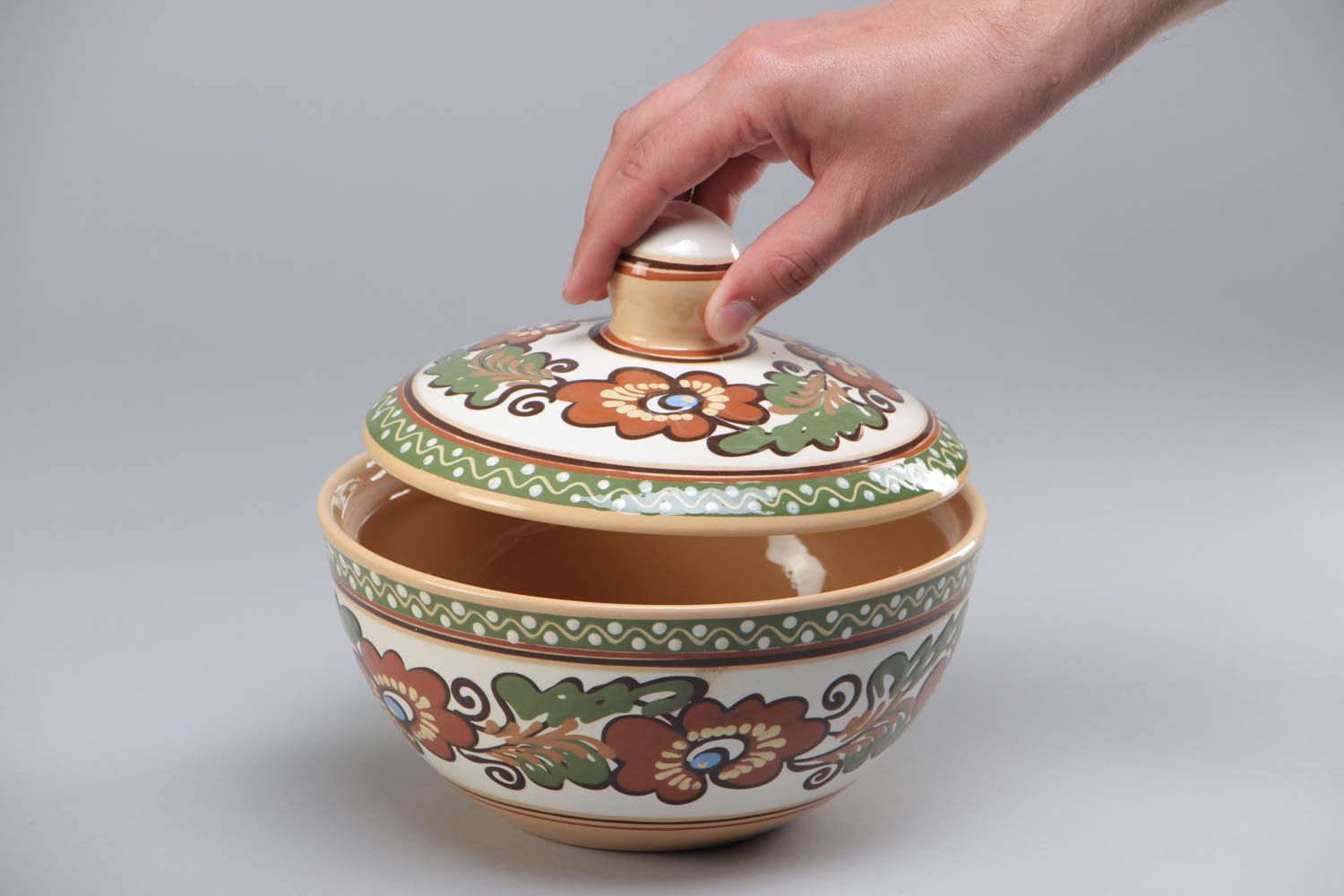 Handmade ceramic tureen with lid painted with glaze photo 5