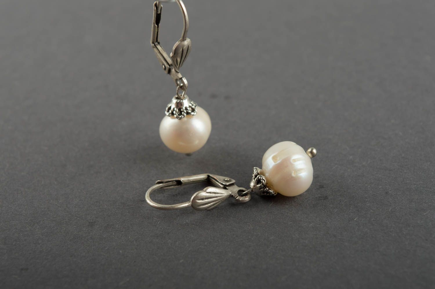Elegant cute designer tender handmade earrings made of pearls and brass photo 5