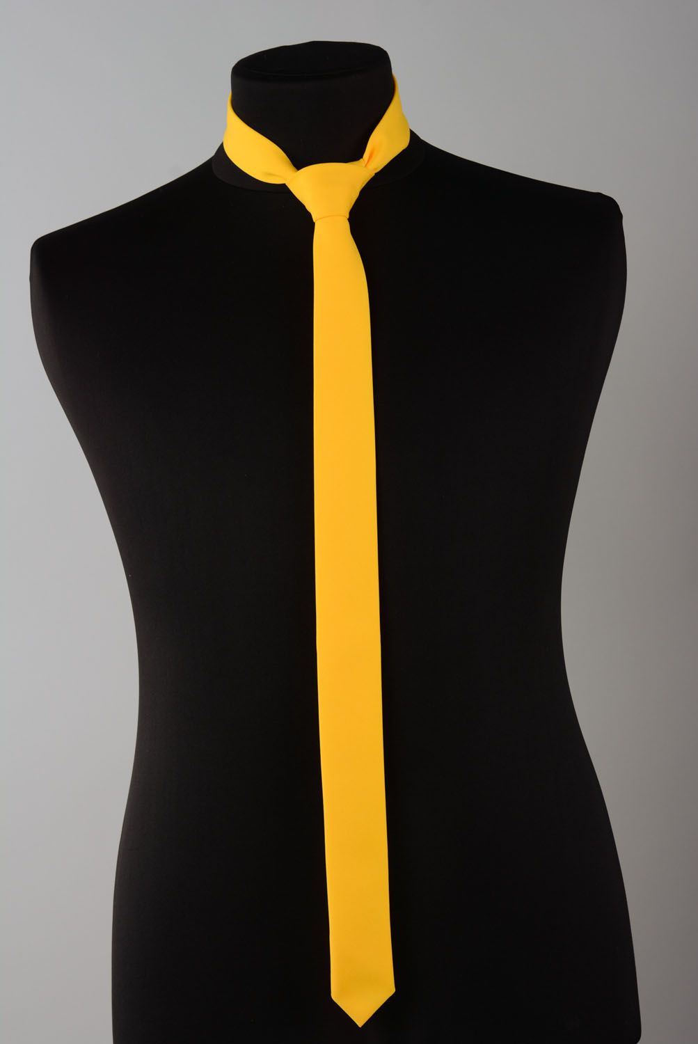 Cravate jaune en gabardine faite main photo 3