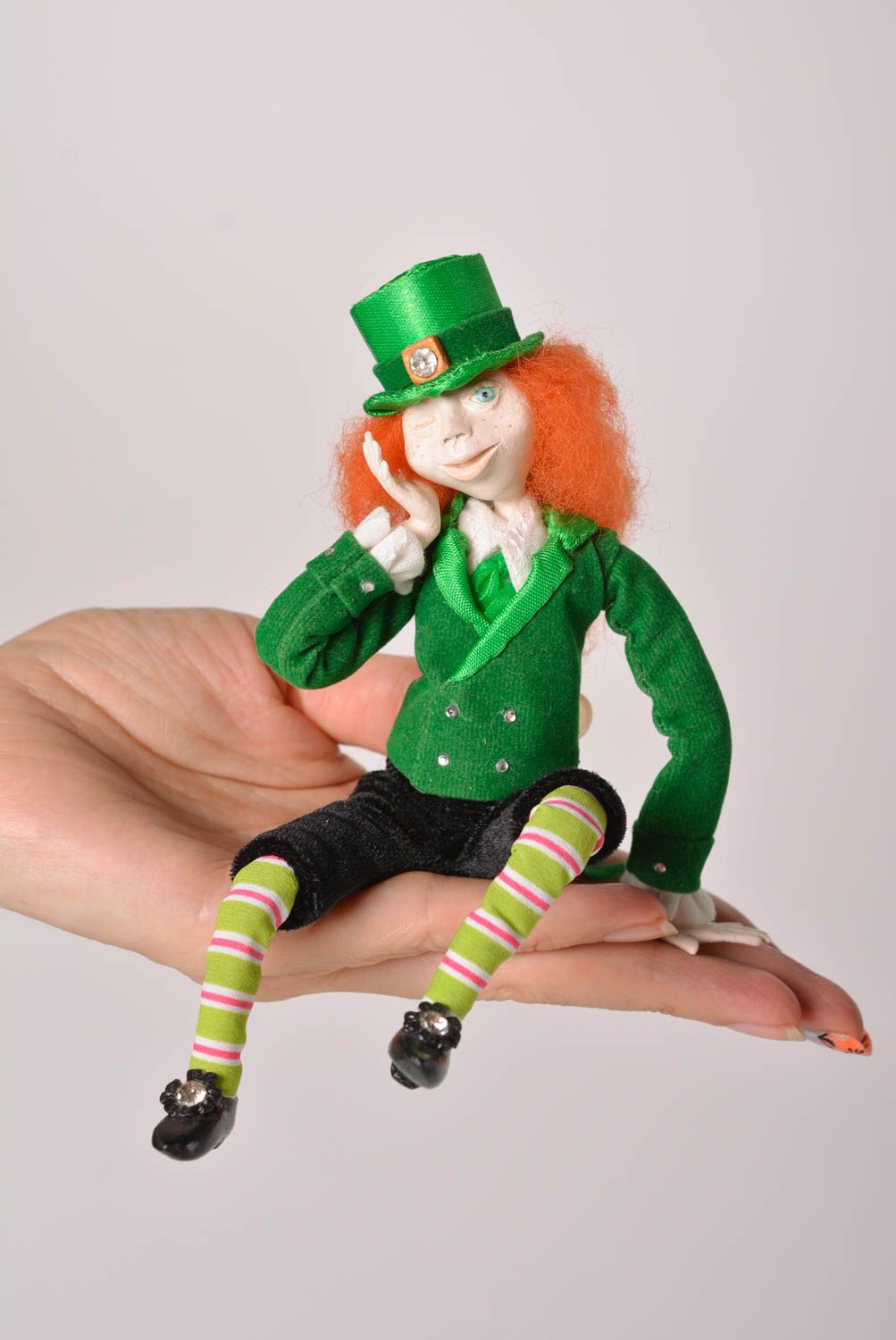 Авторская кукла игрушка ручной работы дизайнерская кукла озорной лепрекон фото 3