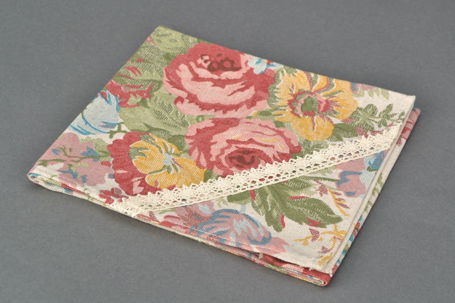 Napperon carré en tissu coloré avec dentelle décoratif fait main pour table photo 3