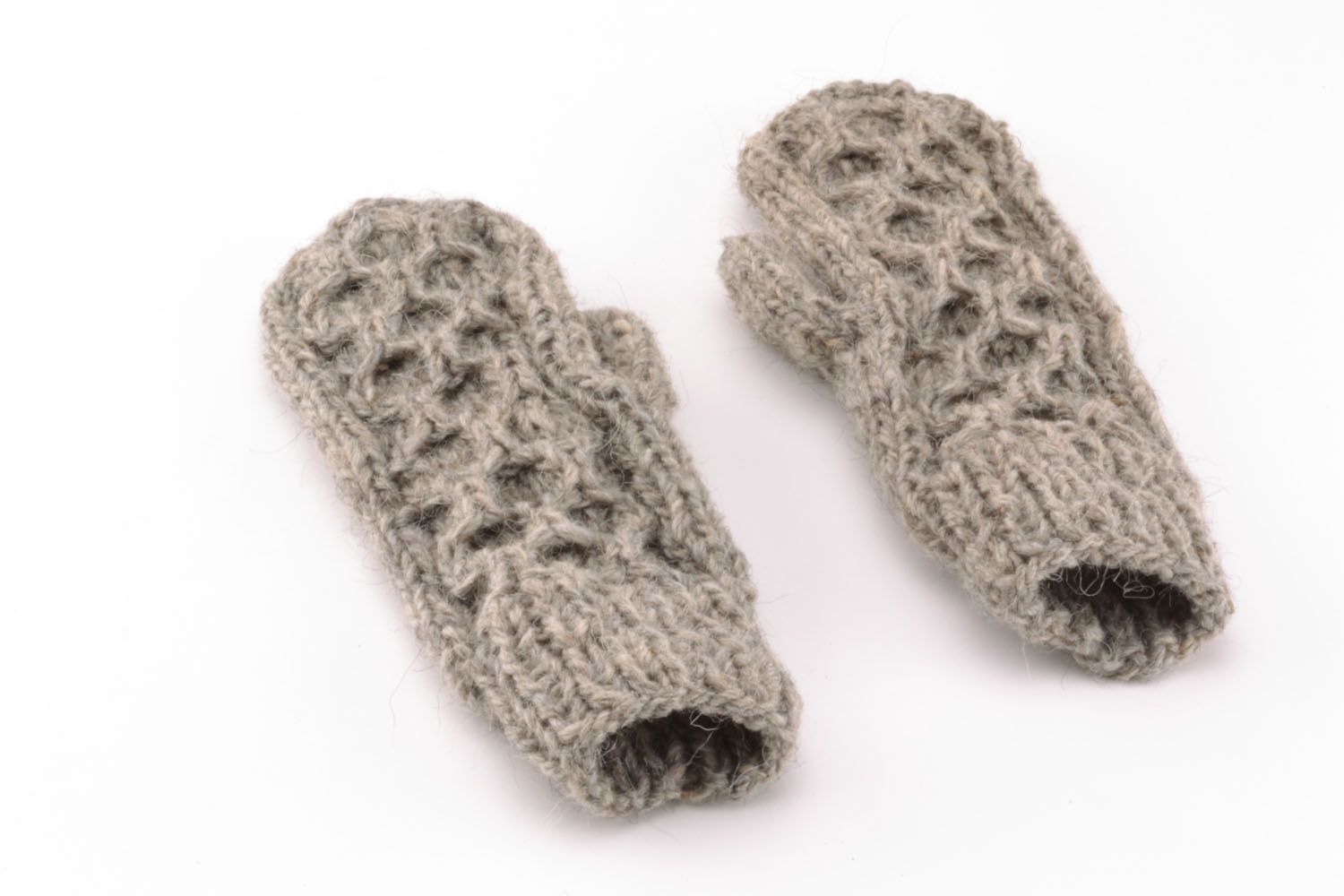Grey woolen mittens photo 2