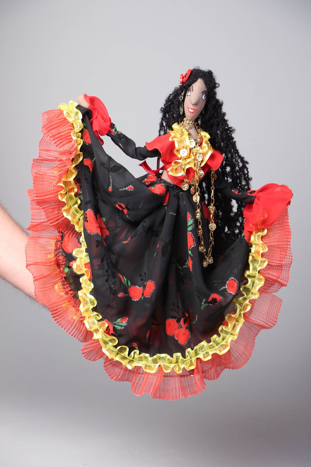 Авторская кукла ручной работы тряпичная цыганка с подставкой  фото 4