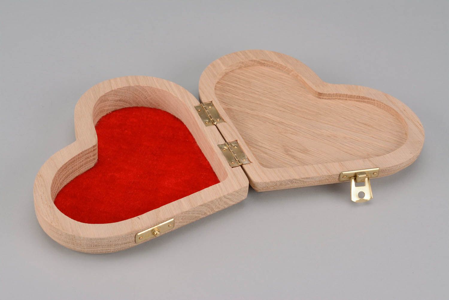 Roh-Holzschatulle in Form des Herzens  foto 2
