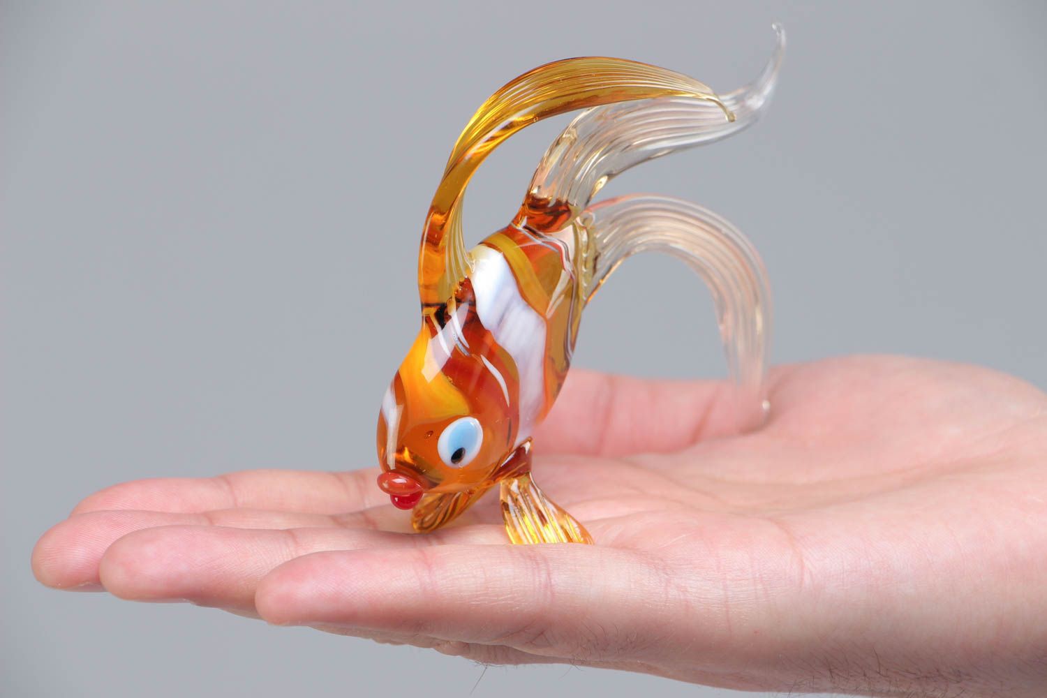 Kleine handgemacte dekorative Statuette aus Glas in Lampwork Technik Fisch foto 5