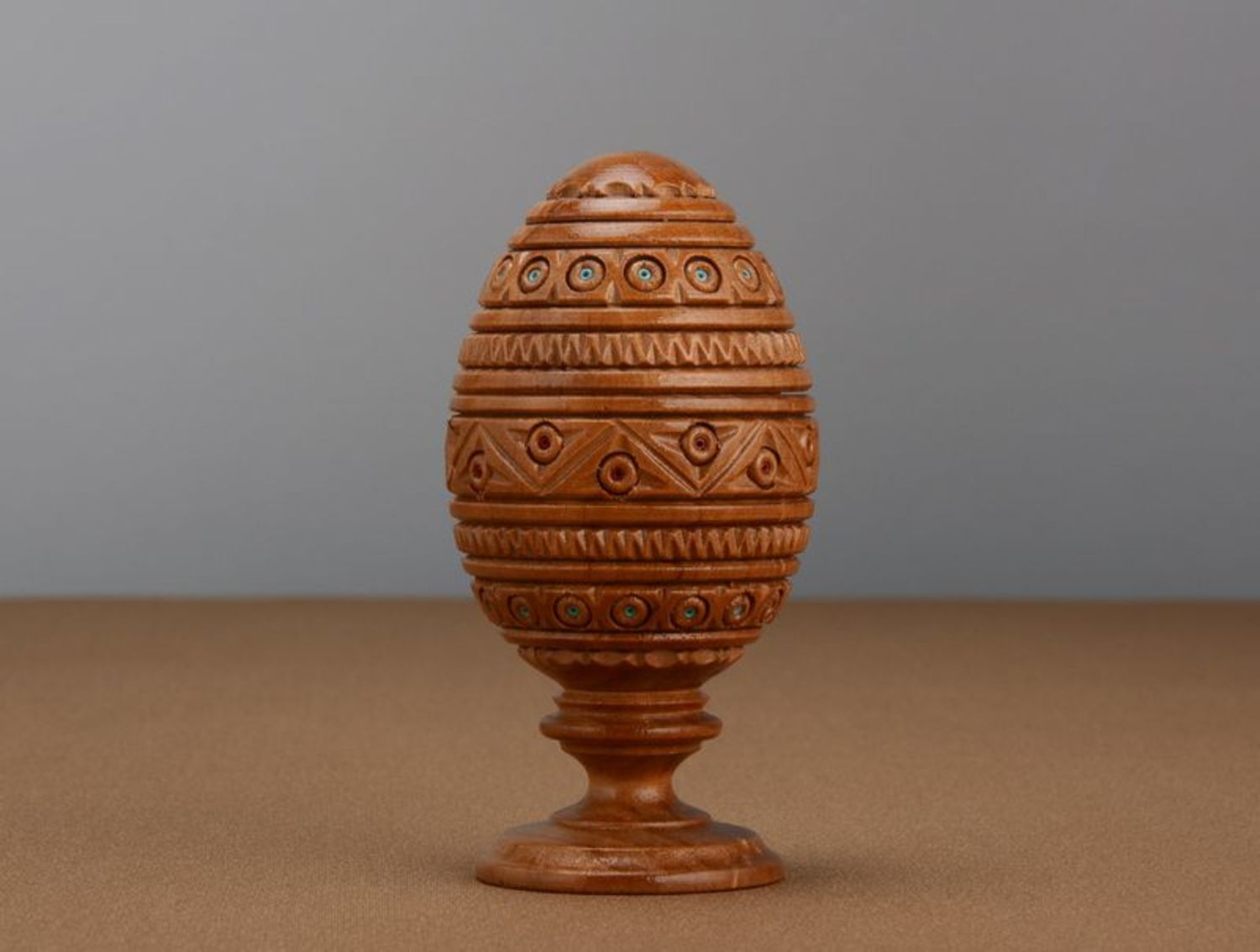 Scatola di legno fatta a mano cofanetto a forma di uovo scrigno intagliato 
 foto 3