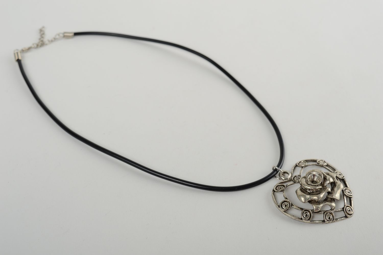Handmade heart pendant metal jewelry for women metal pendant for women photo 4