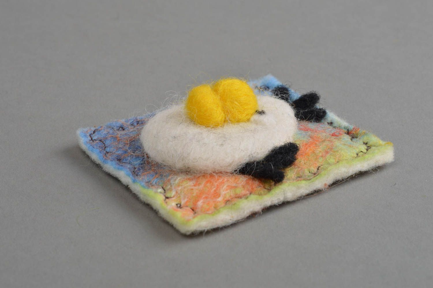 Magnet frigo poule en laine feutrée naturelle fait main original pour enfants photo 2