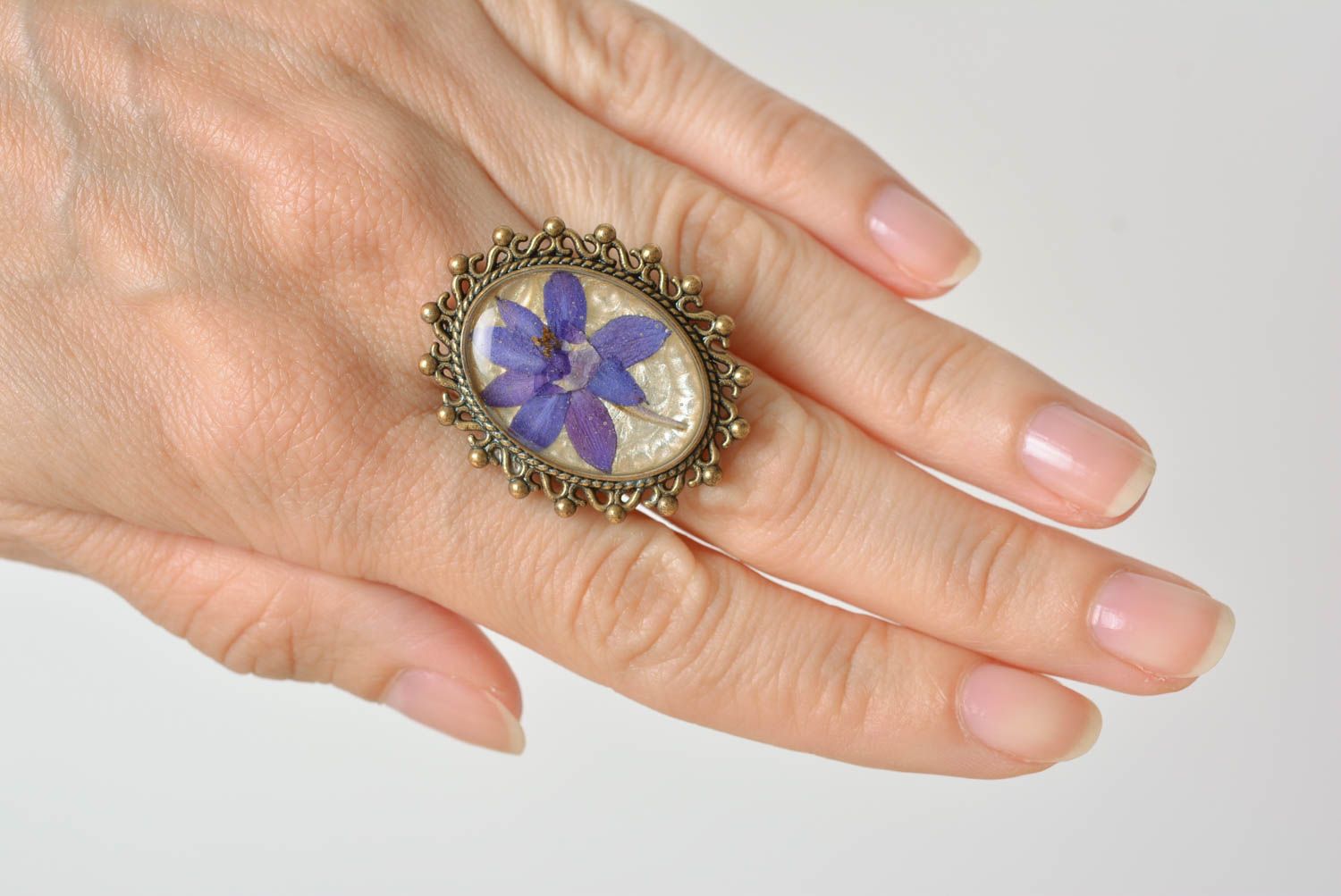 Handmade Vintage Ring mit echter Blume oval aus Metall schön blau für Damen foto 2