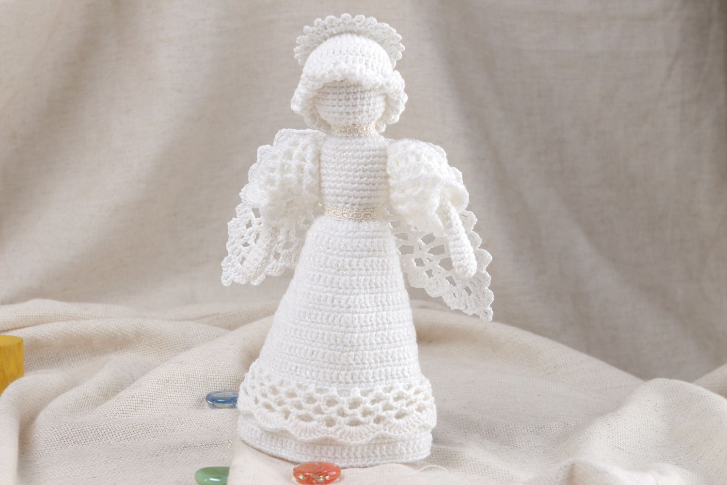 Handgemachte schöne gehäkelte weiße Kuschel Puppe Engel aus Acryl und Baumwolle foto 5