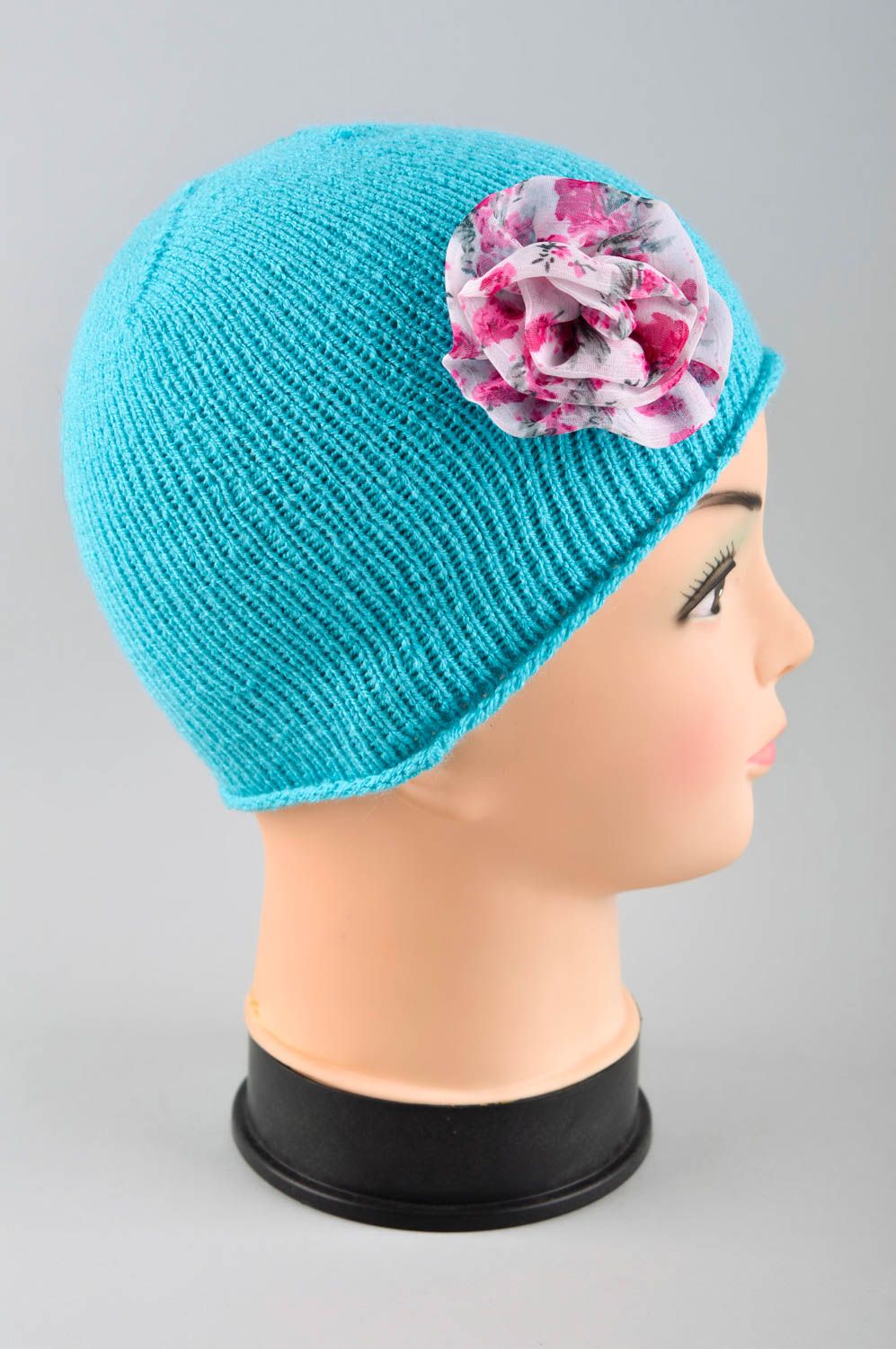 Шапка для девочки ручной работы вязаная шапка голубая зимняя шапка с цветком фото 3