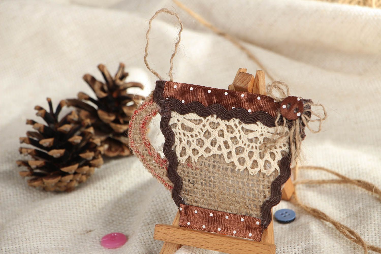 Brinquedo de tecido para árvore de Natal Chávena feito à mão  foto 5