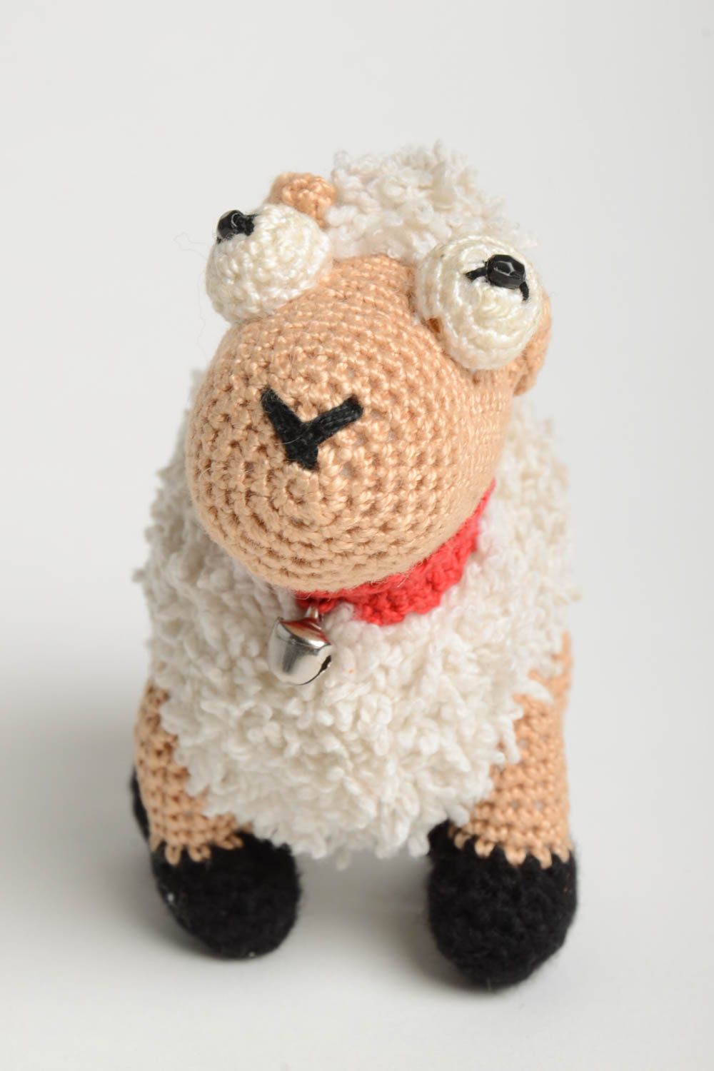 Weißes Kuscheltier Schaf handmade Geschenke für Kinder Haus Deko gehäkelt foto 2