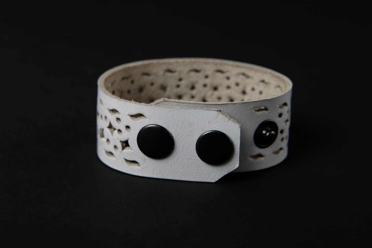 Bracciale in cuoio fatto a mano accessorio originale braccialetto di moda foto 5