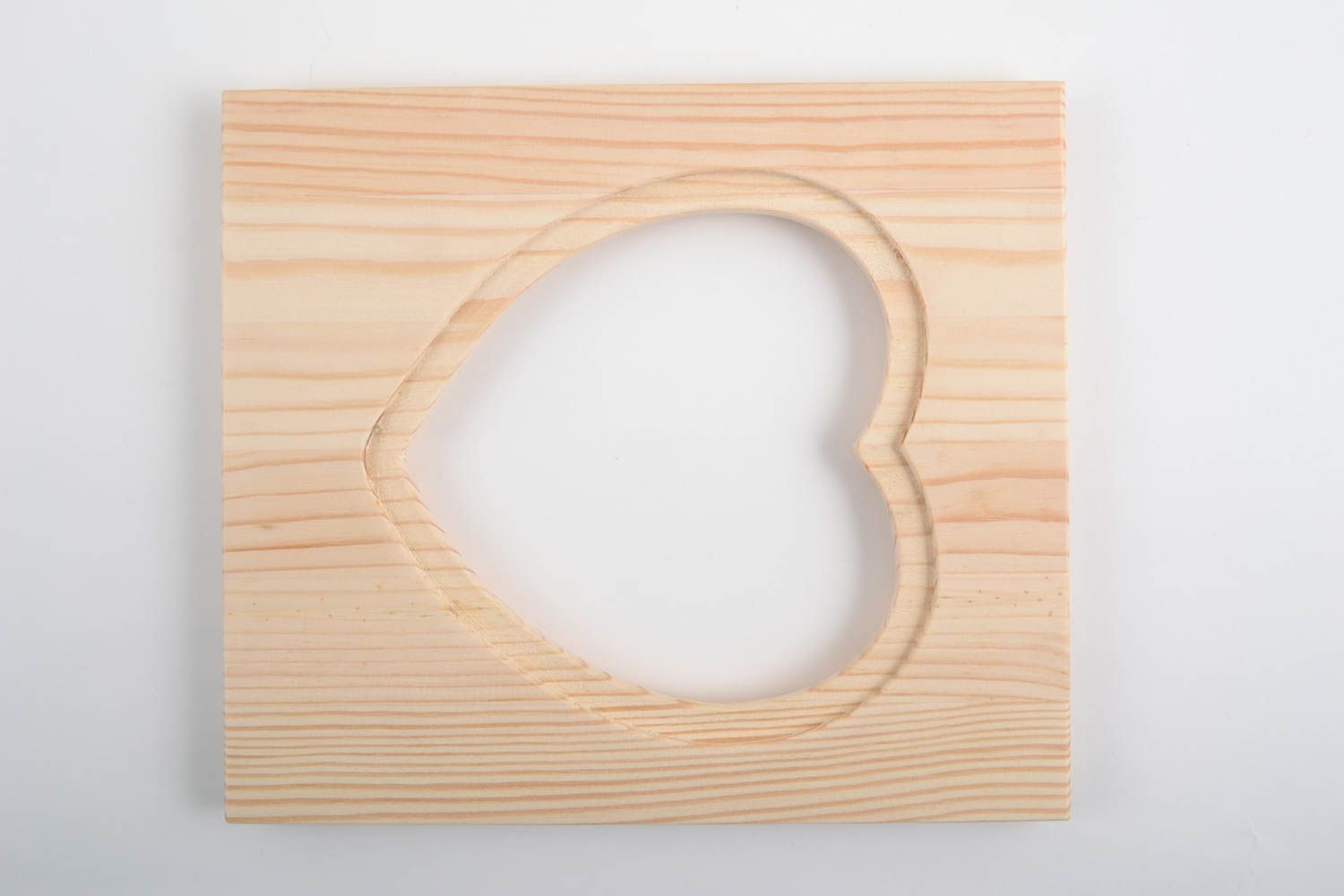 Сadre photo en bois à décorer avec serviettage fait main en forme de coeur photo 4