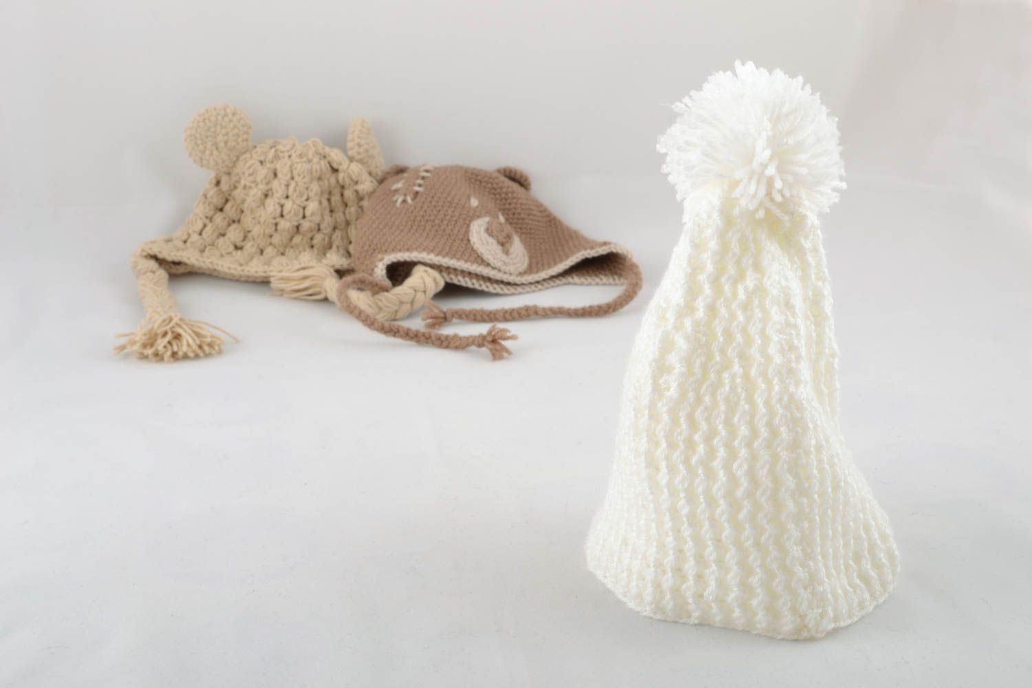 Cappello per bambini all’uncinetto fatto a mano splendido accessorio invernale  foto 5