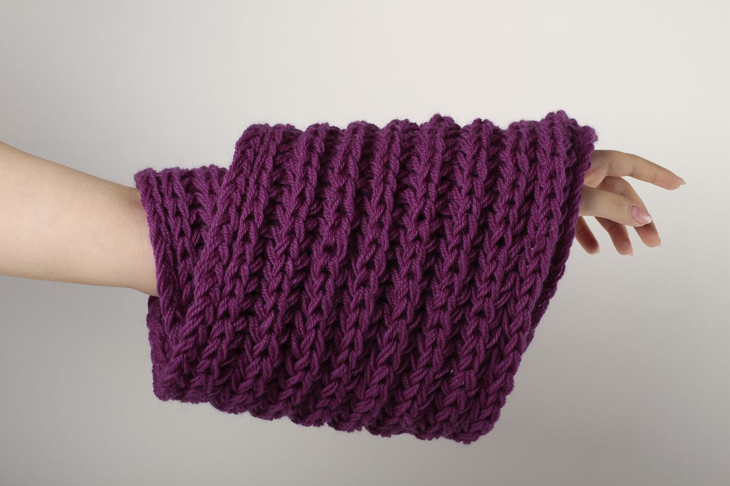 Écharpe violette faite main Vêtement femme tricot en laine Idée cadeau photo 1