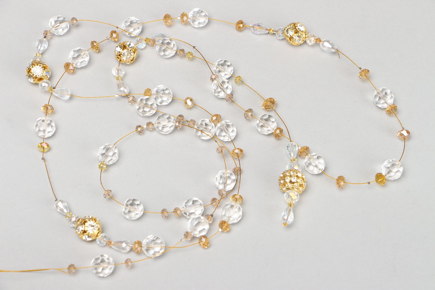 Glass bead thread necklace photo 1
