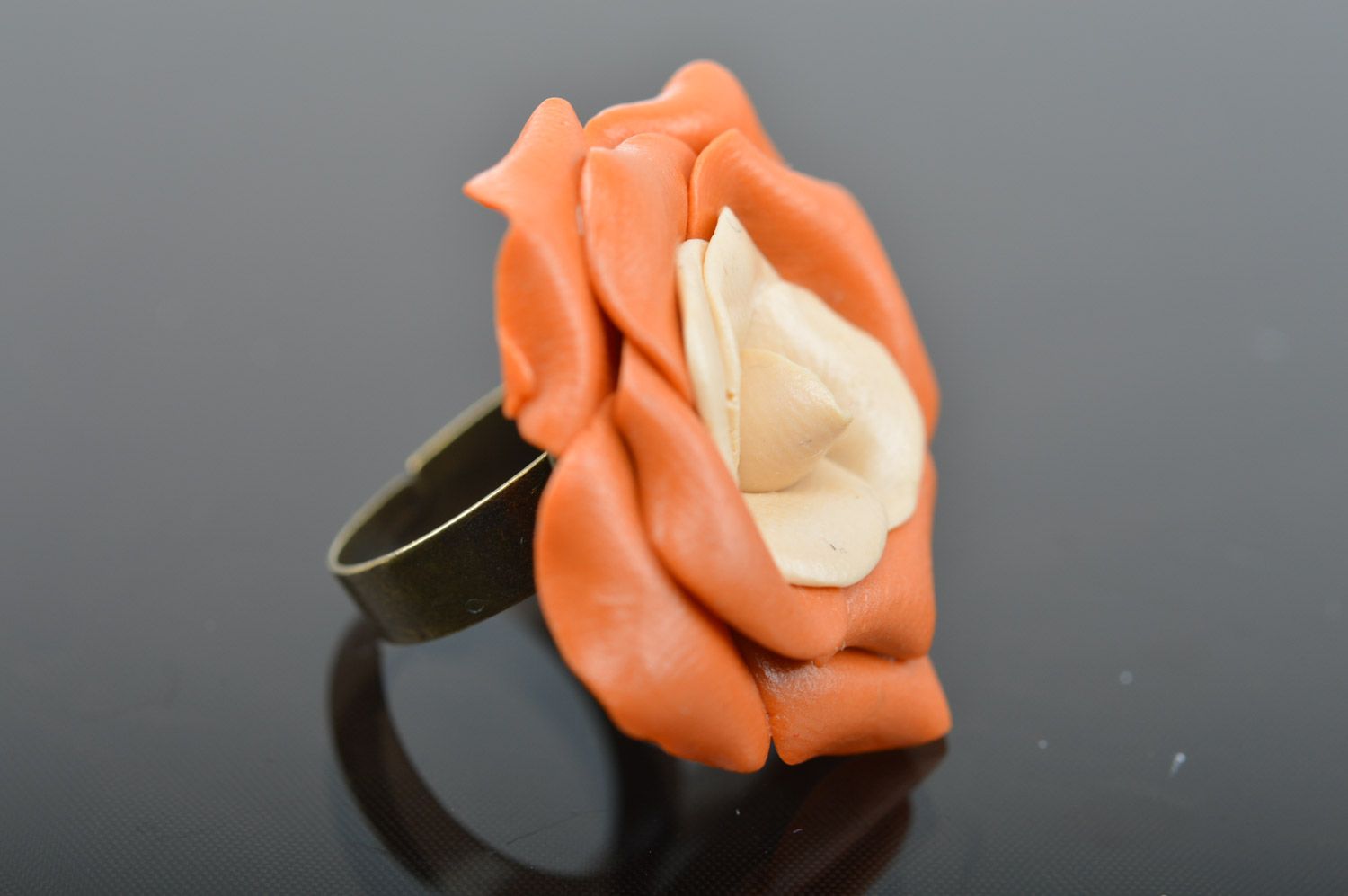 Orangefarbiger regulierbarer handgemachter Ton Ring mit Blume Rosenknospe für Damen foto 5