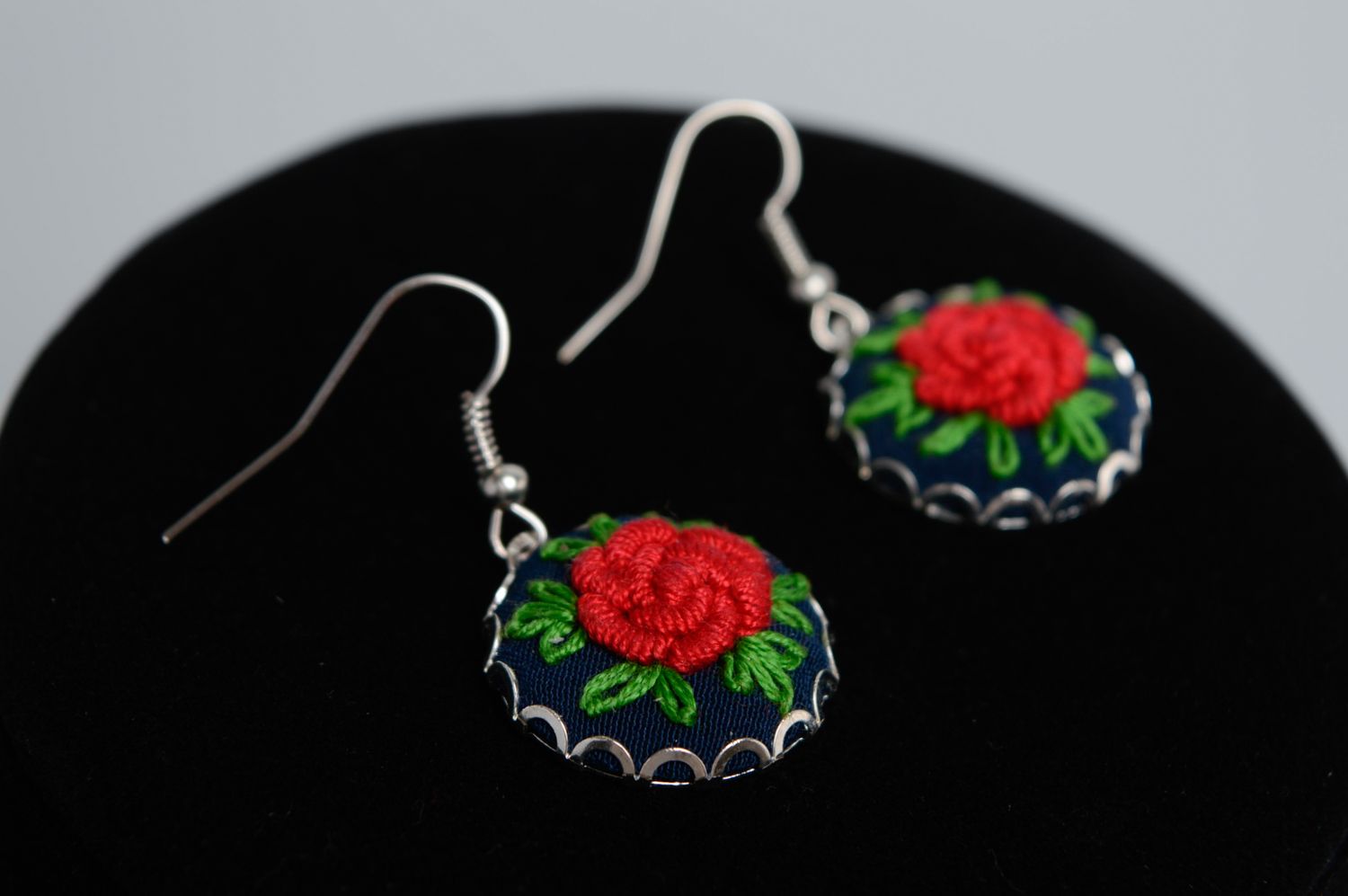 Round earrings with rococo embroidery photo 4