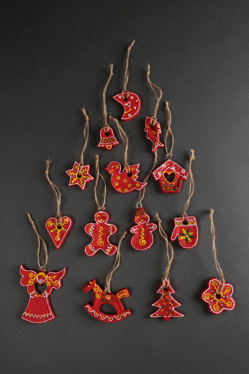 Tannenbaum Spielzeuge handgefertigt Deko für Weihnachten Figuren aus Salzteig  foto 2