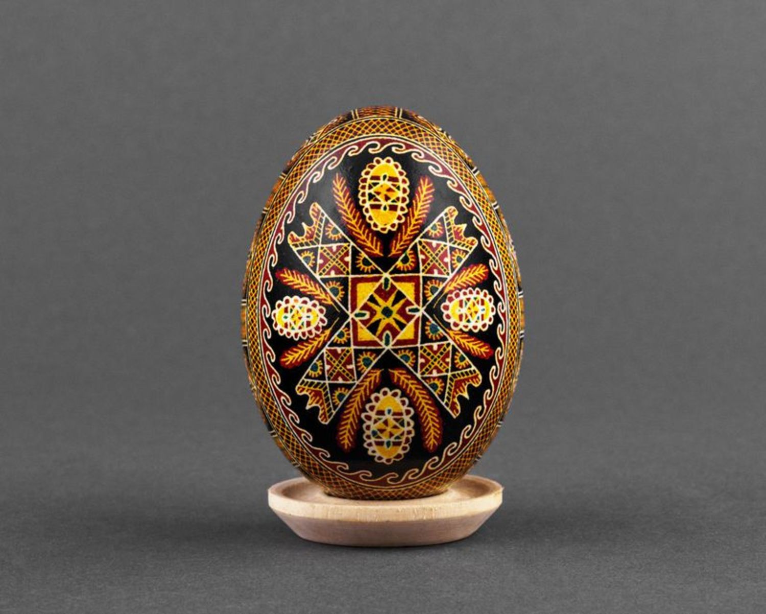 L'uovo decorativo fatto a mano L'uovo dipinto a mano L'uovo d'oca pasquale 
 foto 2