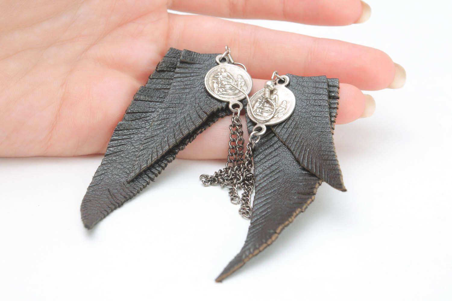 Black color leather earrings  photo 2