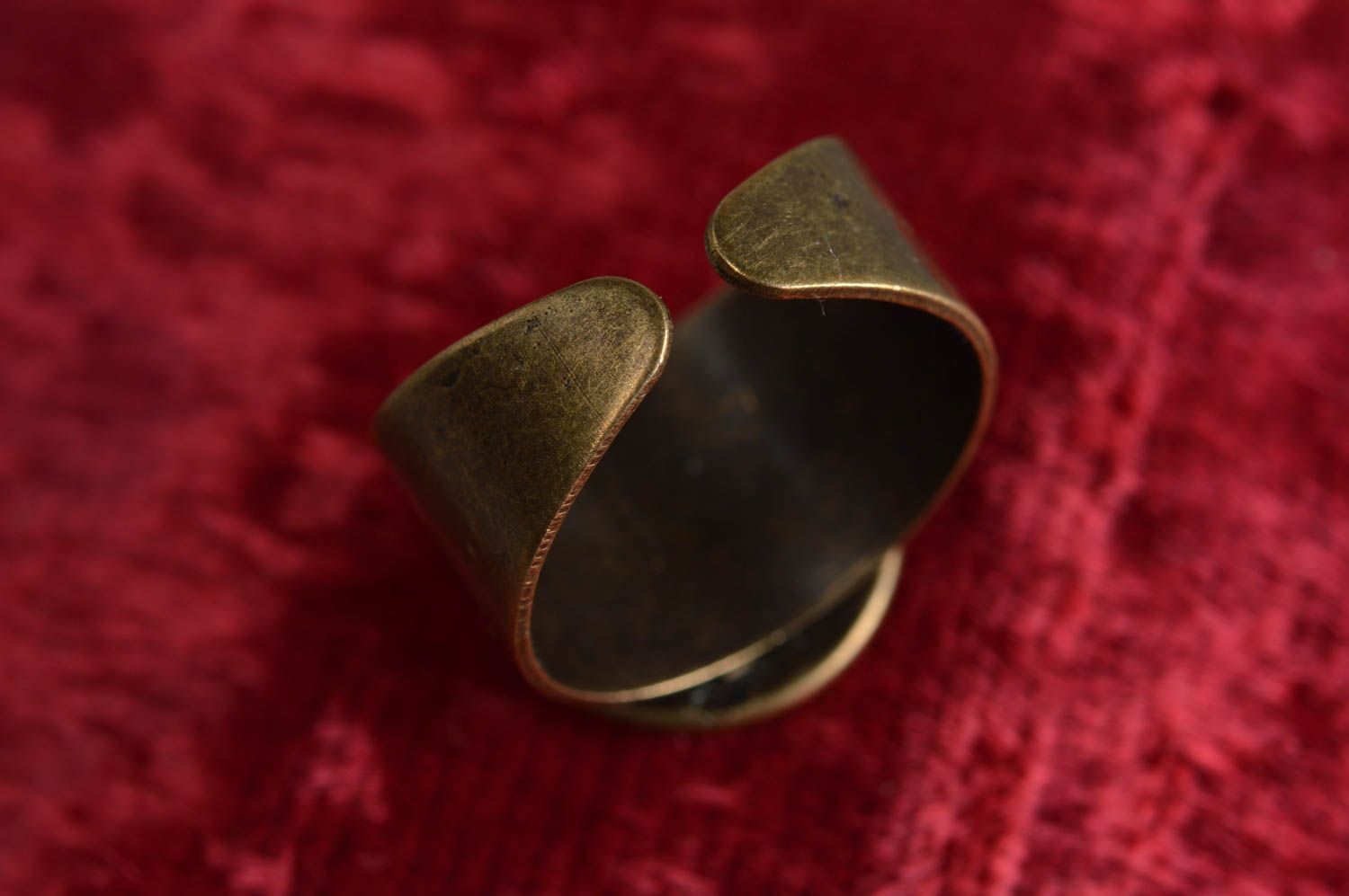 Handmade decoupage ring coated with epoxy in vintage style Sleepy Cat photo 3