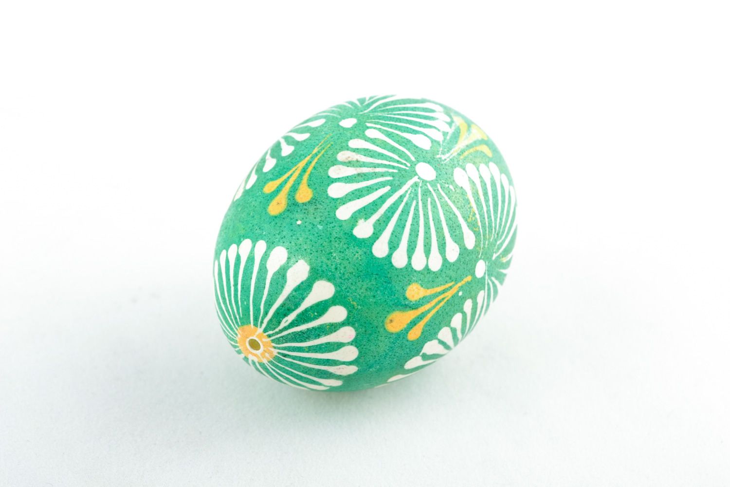 Huevo de Pascua pintado verde foto 4