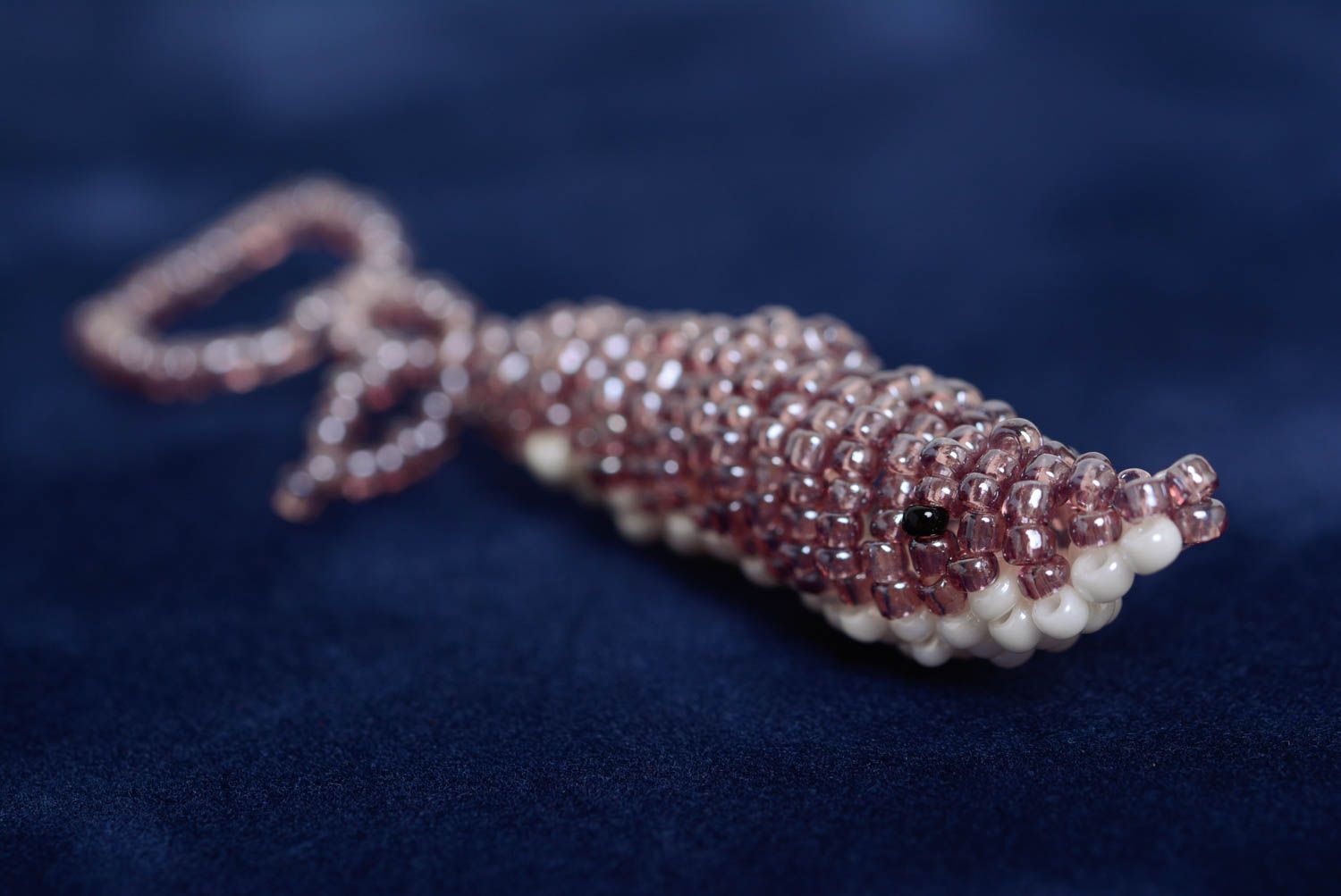 Joli porte-clés mauve en forme d'animal fait main en perles de rocaille photo 4