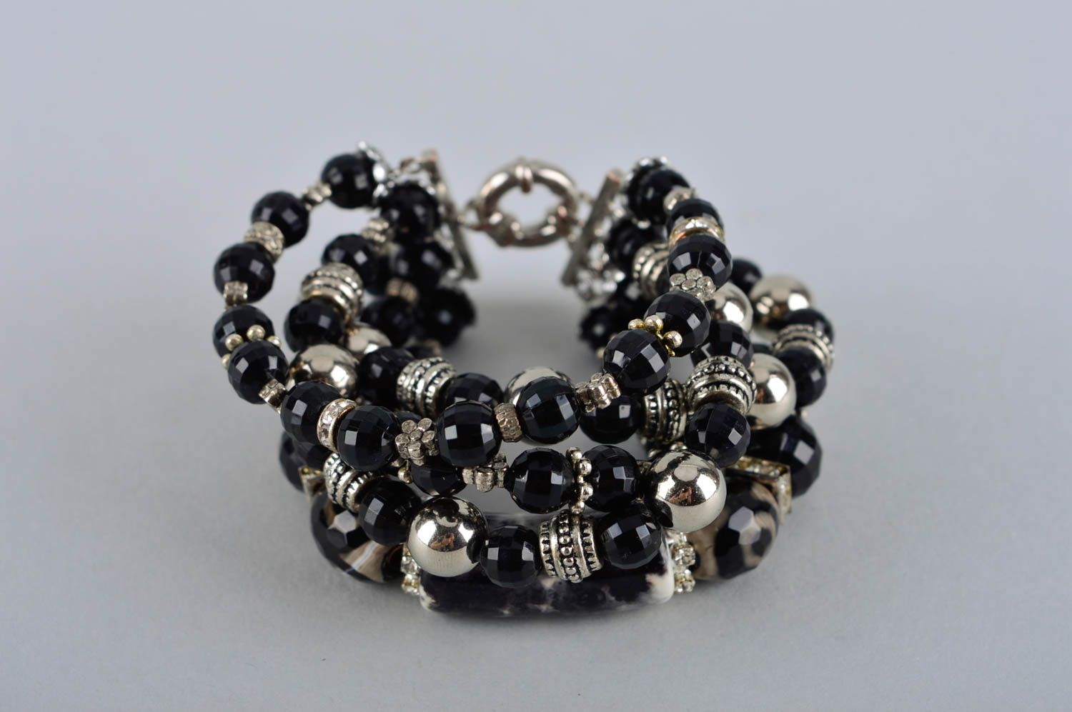 Bracelet noir Bijou fait main multirang en perles fantaisie Cadeau femme photo 2