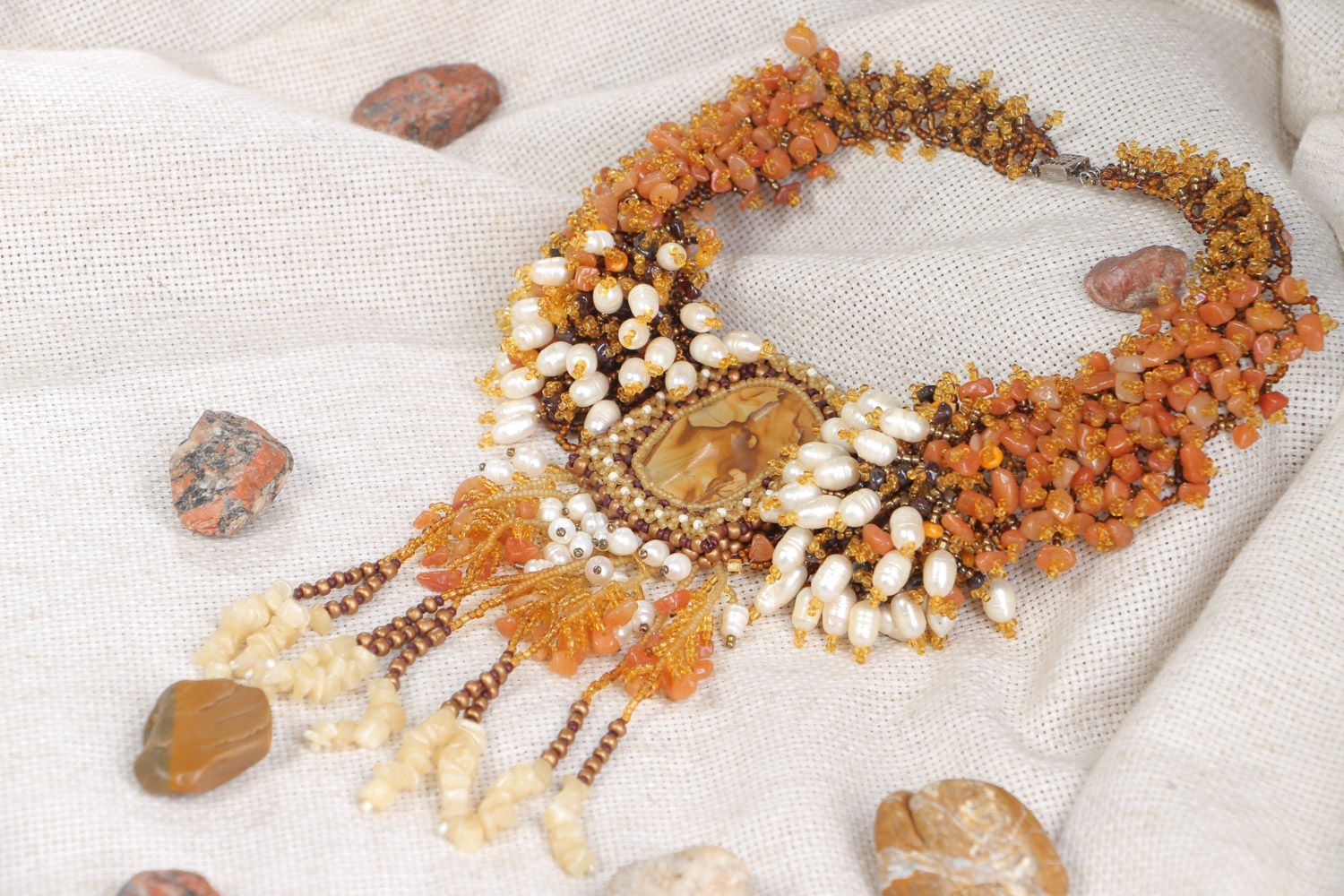Collier en perles de rocaille avec pierres naturelles original fait main photo 1