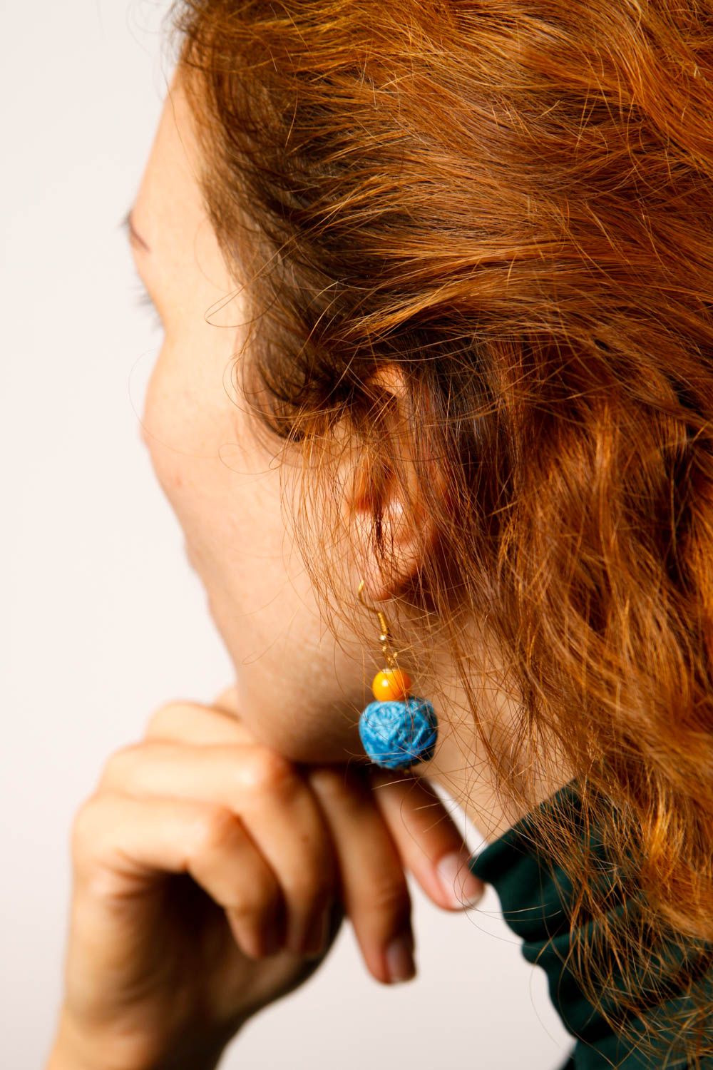 Handmade Designer Schmuck aus Fäden blaugelbe Schmuck Ohrringe Frauen Accessoire foto 1