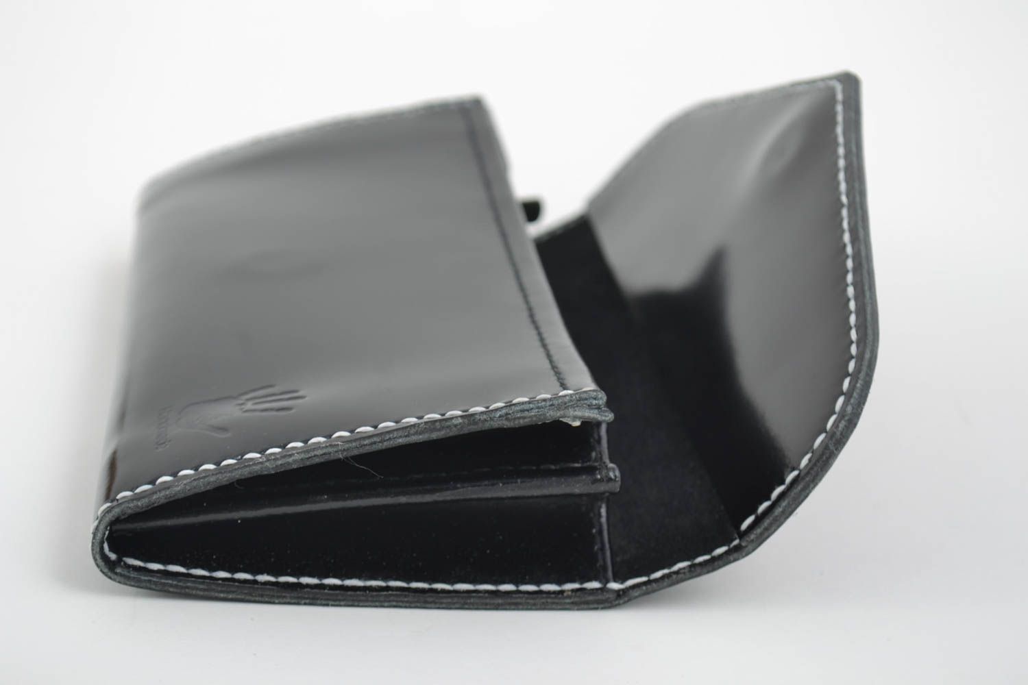 Кошелек кожаный с застежкой аксессуар ручной работы кошелек черный удобный фото 2