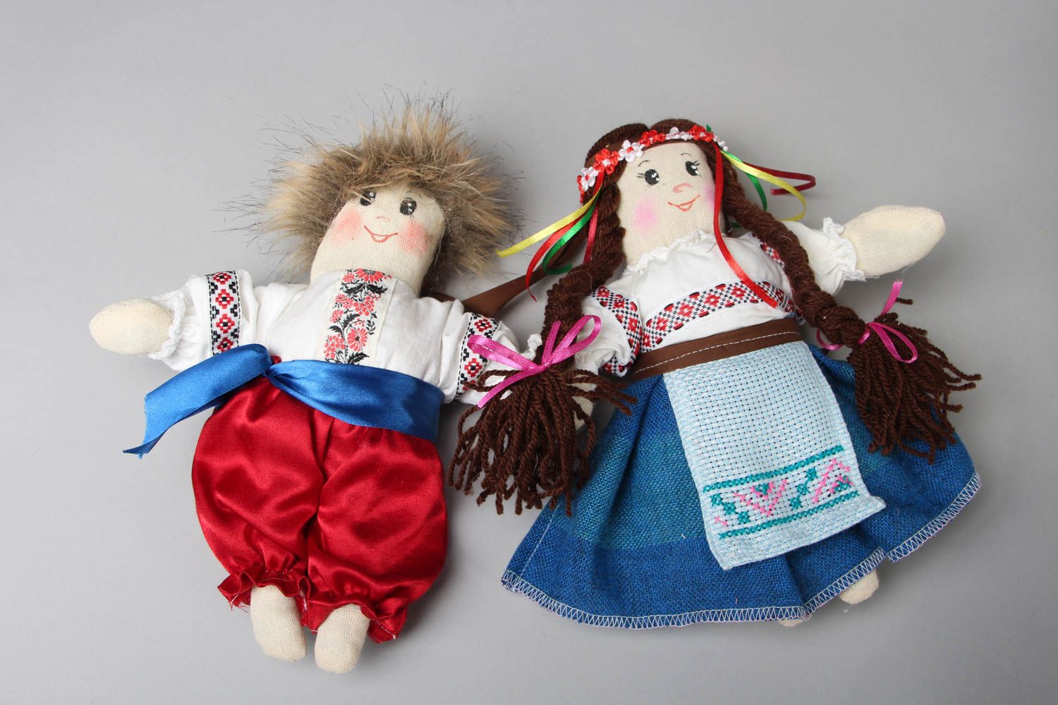 Muñecas de peluche Pareja en trajes étnicos foto 1