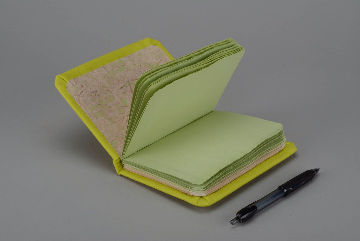 Caderno aromatizado com capa dura foto 2