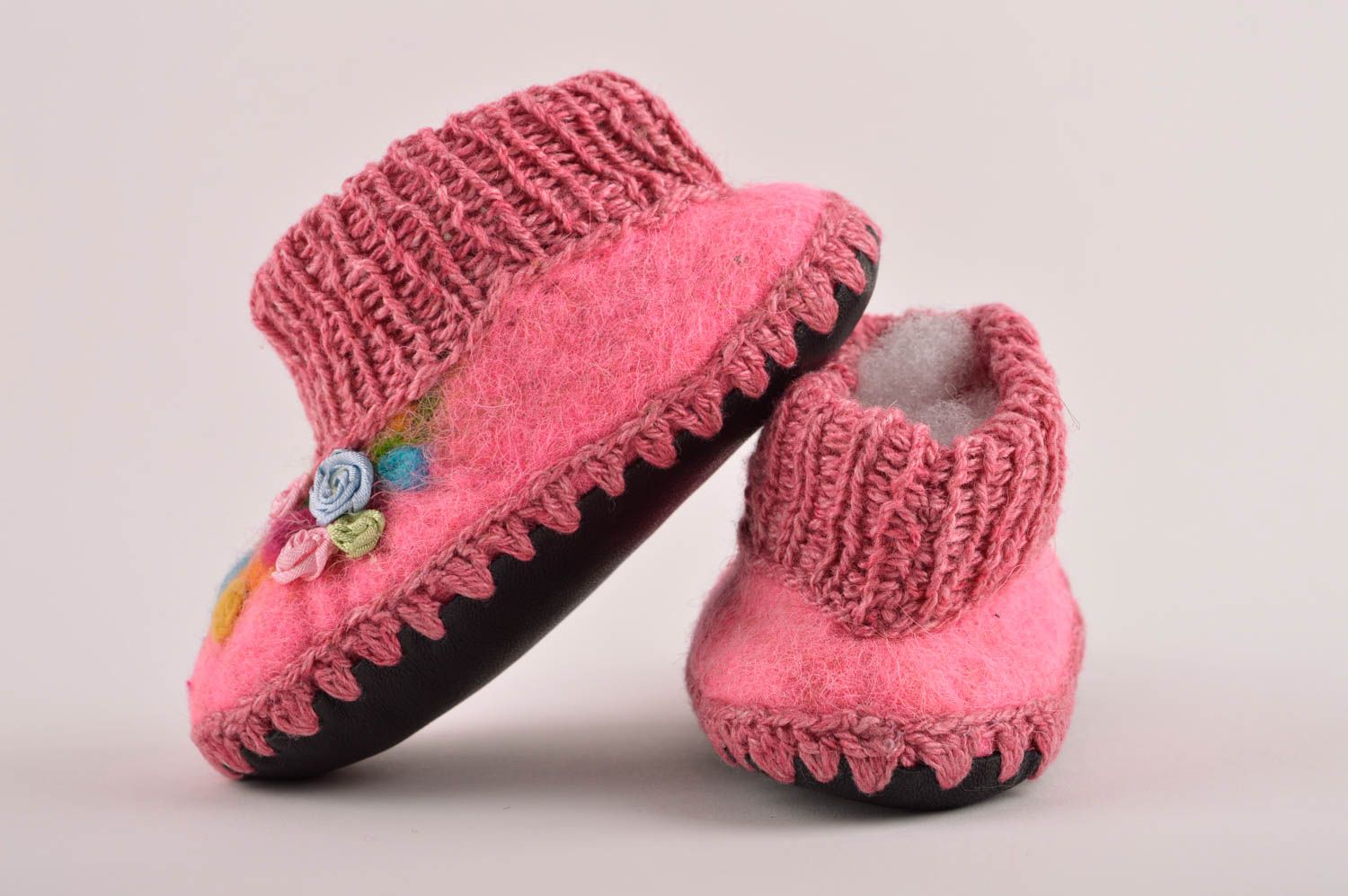 Детские пинетки ручной работы домашняя обувь розовые пинетки из войлока фото 5
