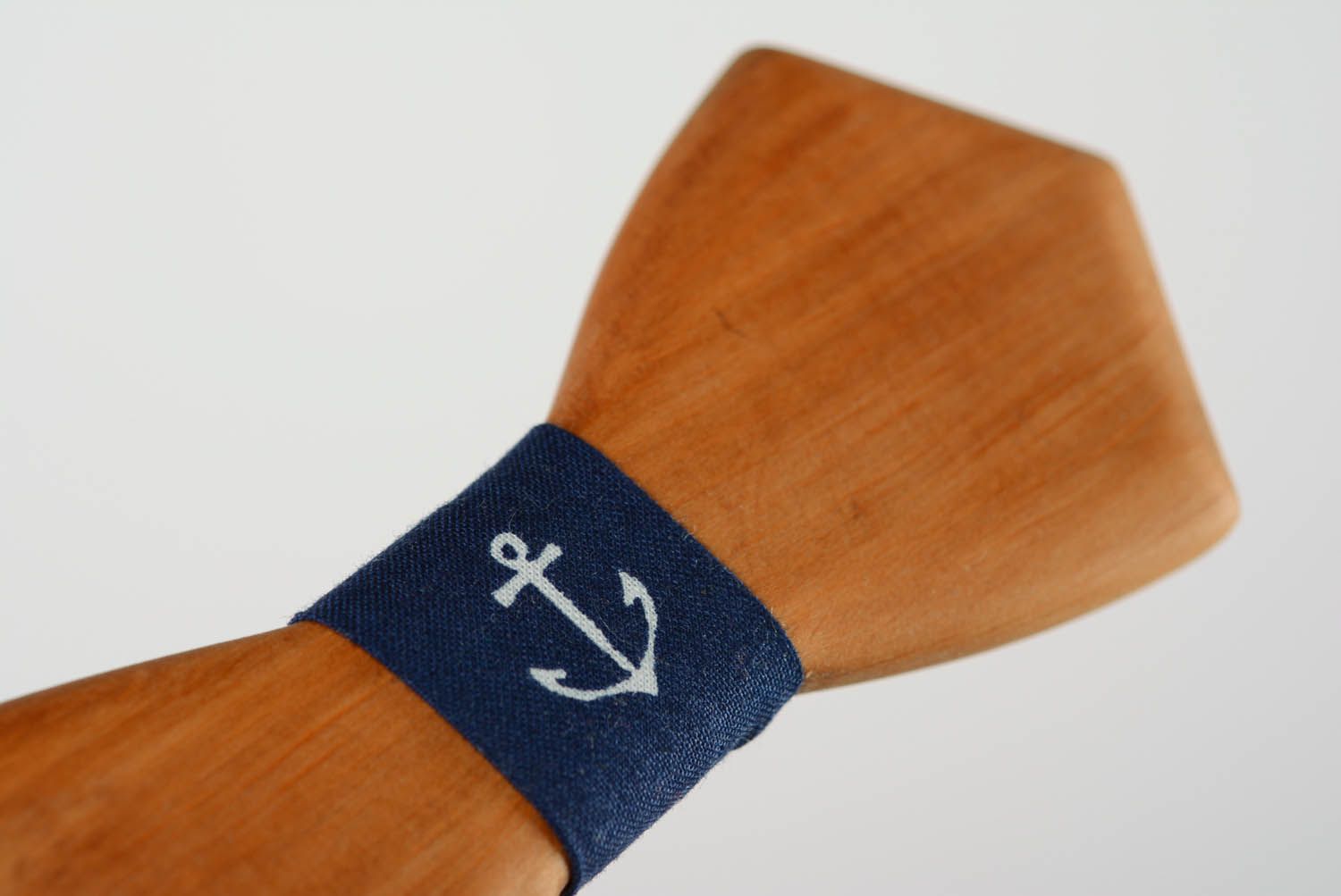 Wooden bow tie with anchor photo 4