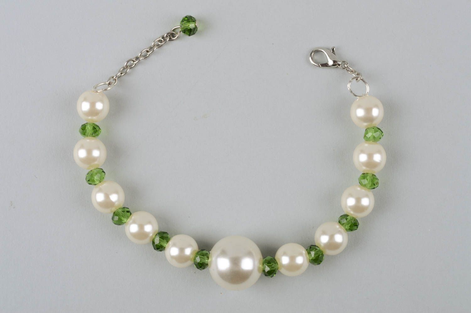 White and light green beads bracelet on-chain for girls photo 3