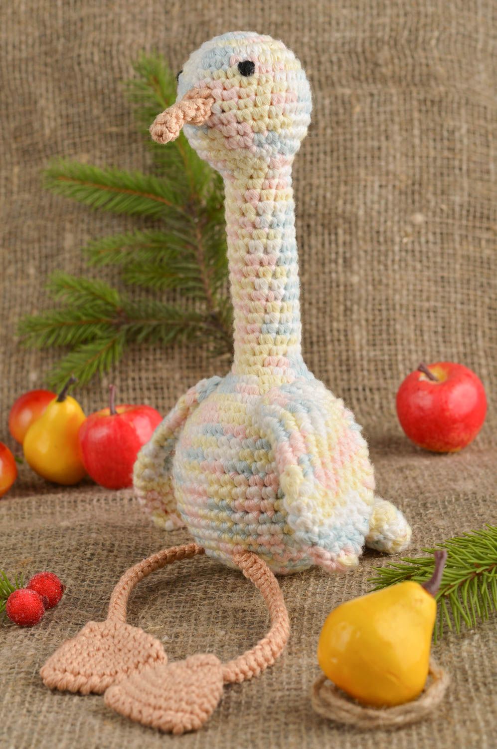 Gehäkeltes Spielzeug handmade Kuscheltier Ente Geschenkidee für Kinder schön  foto 1
