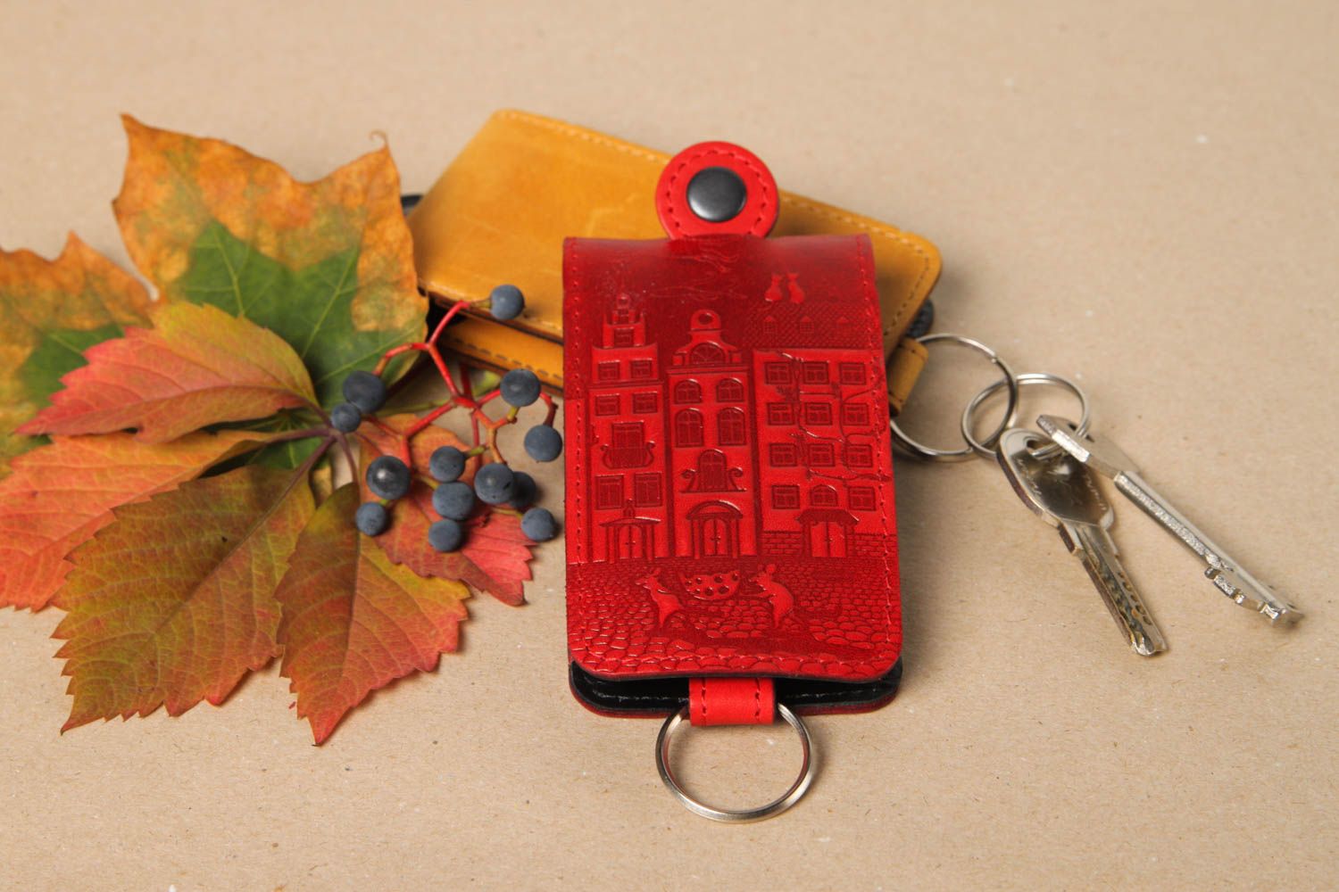 Guarda llaves original artesanal rojo accesorio de cuero regalo original foto 1