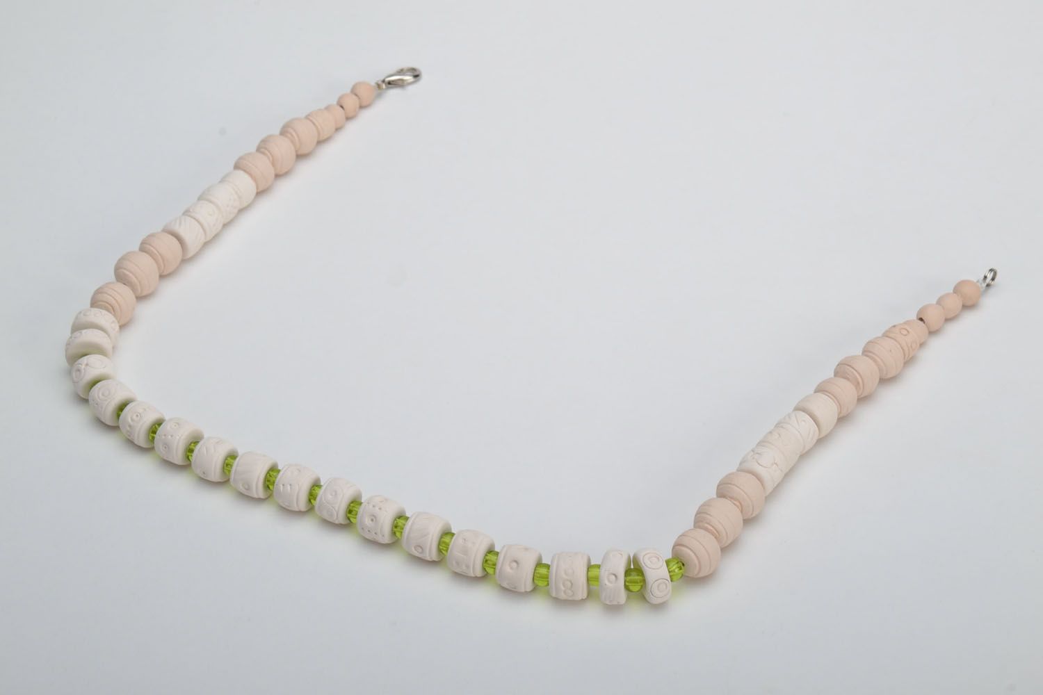 White clay beaded necklace photo 4