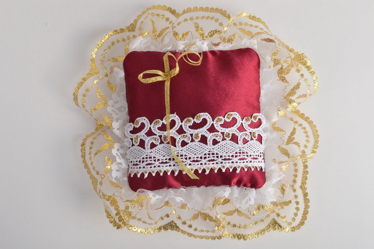 Beautiful claret handmade designer wedding ring pillow sewn of satin photo 2