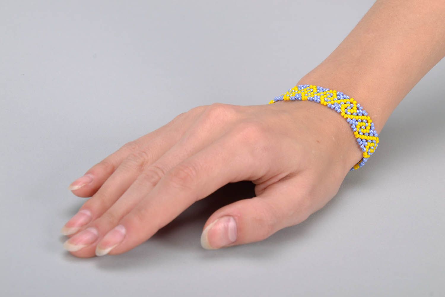 Gelbes Armband aus böhmischen Glasperlen foto 5