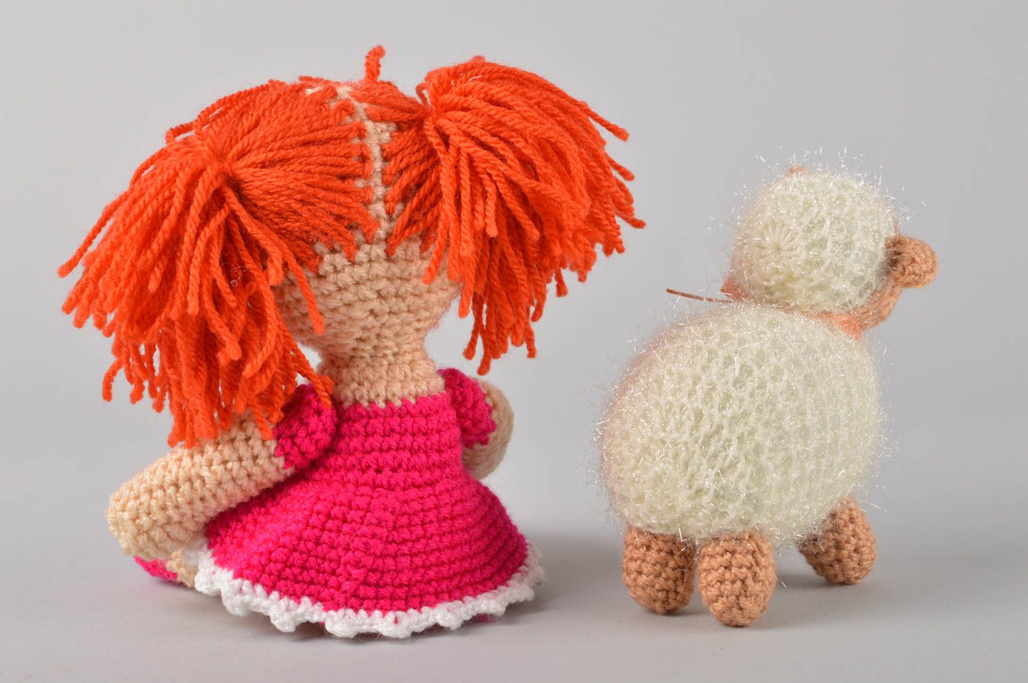 Мягкие игрушки кукла ручной работы кукла крючком с маленькой овечкой набор фото 4