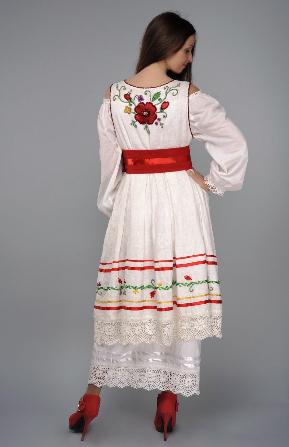 Linen clothing ensemble in ethnic style photo 5