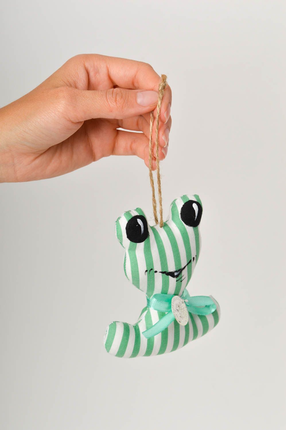 Handgemachtes Spielzeug Frosch Stofftier Kinder Spielzeug Geschenk Idee bunt foto 2