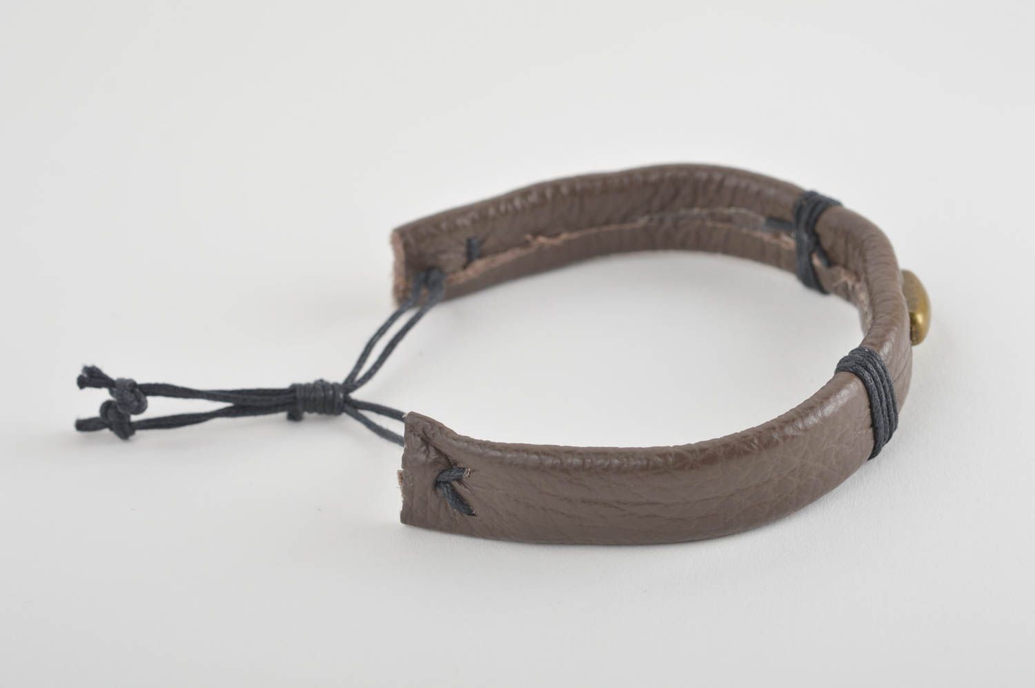 Pulsera hecha a mano accesorio de moda pulsera de cuero marrón estilosa  foto 3