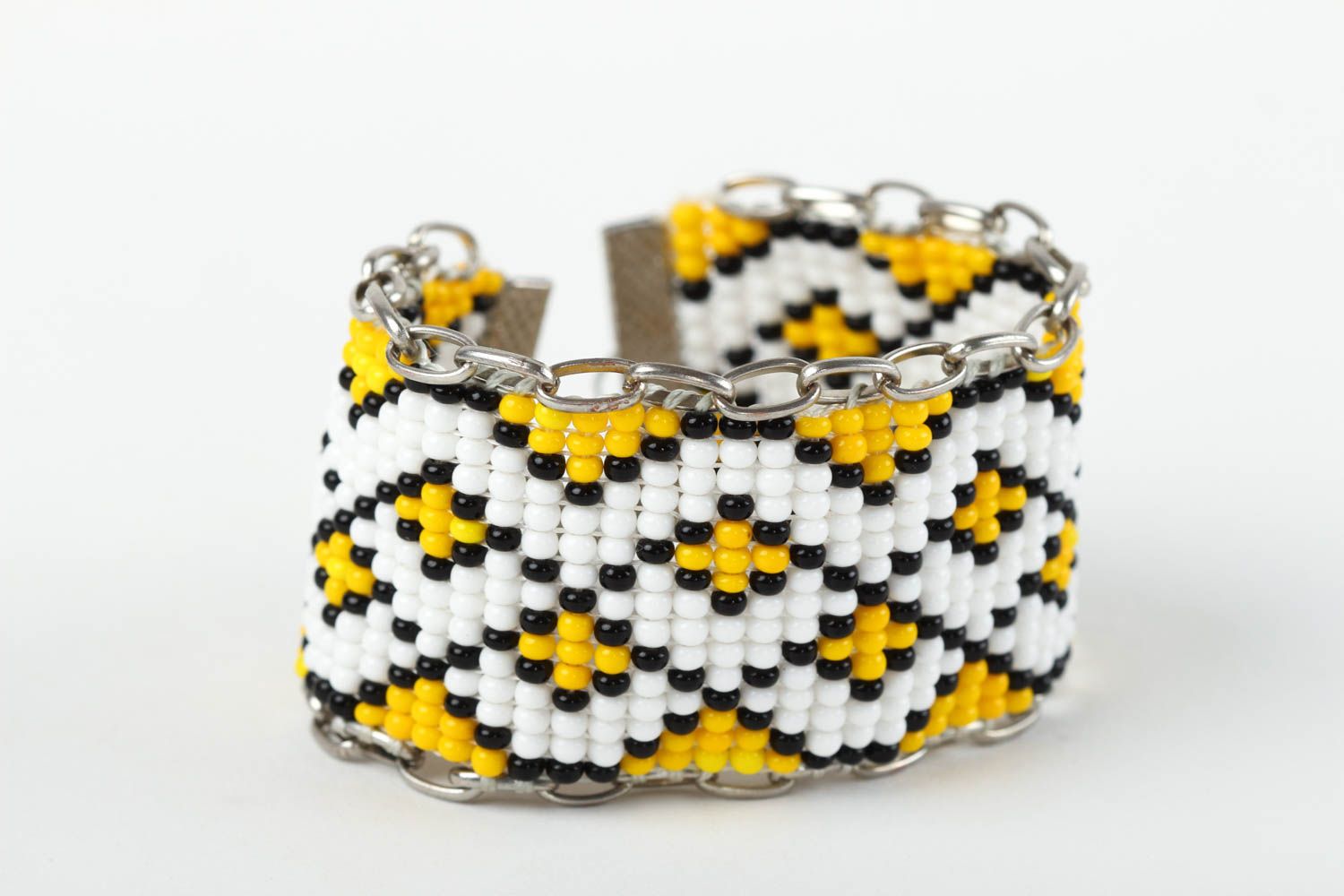 Chain ethnic handmade white, yellow and black beads bracelet for women photo 2