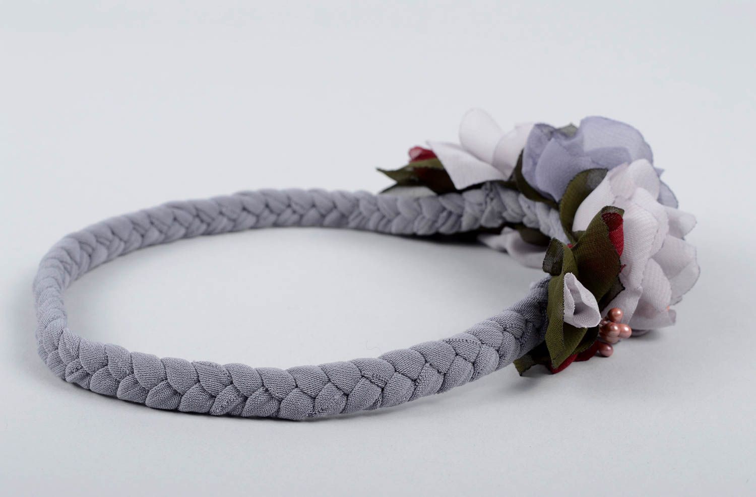 Haarschmuck Blüte handgemacht Haarband Blumen Accessoire für Haare grau foto 3